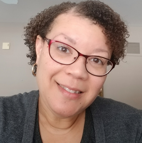 Meet your Posher, Lily 🌺 - Picture 2 of 2